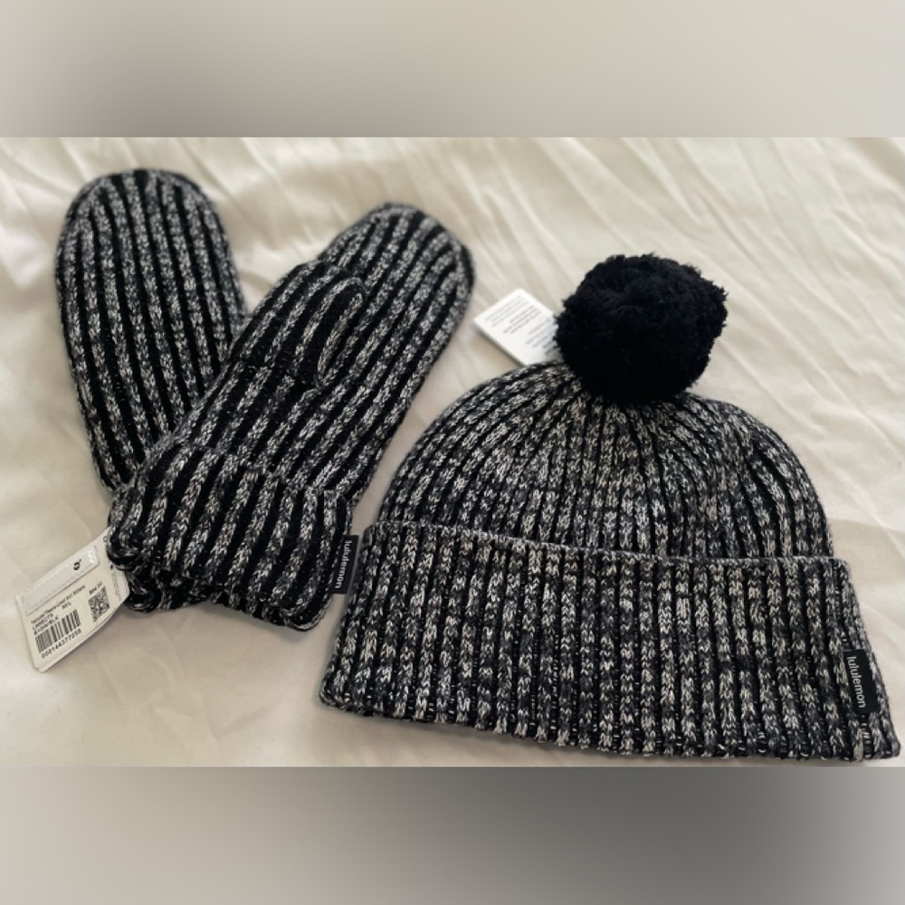 LULULEMON Textured Fleece Lined Knit Beanie Black / White & Mittens M/L NEW NWT